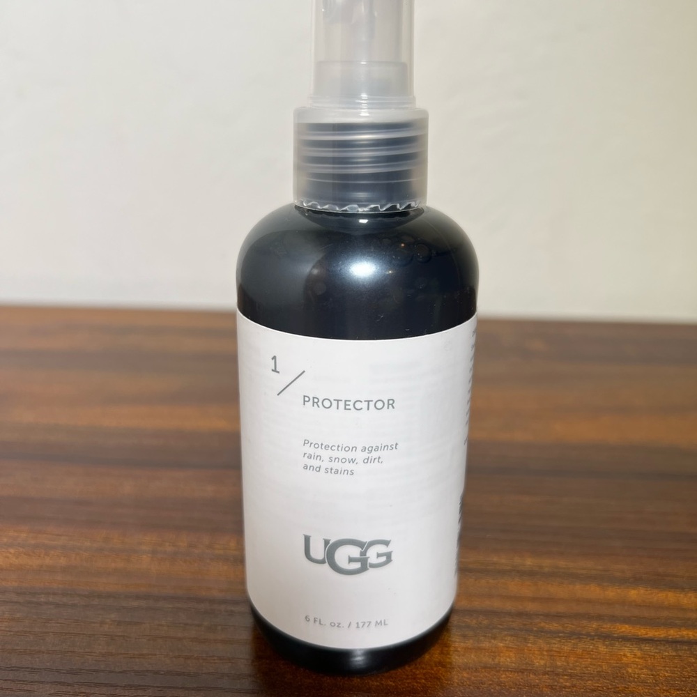 UGG Black and White Protector Spray